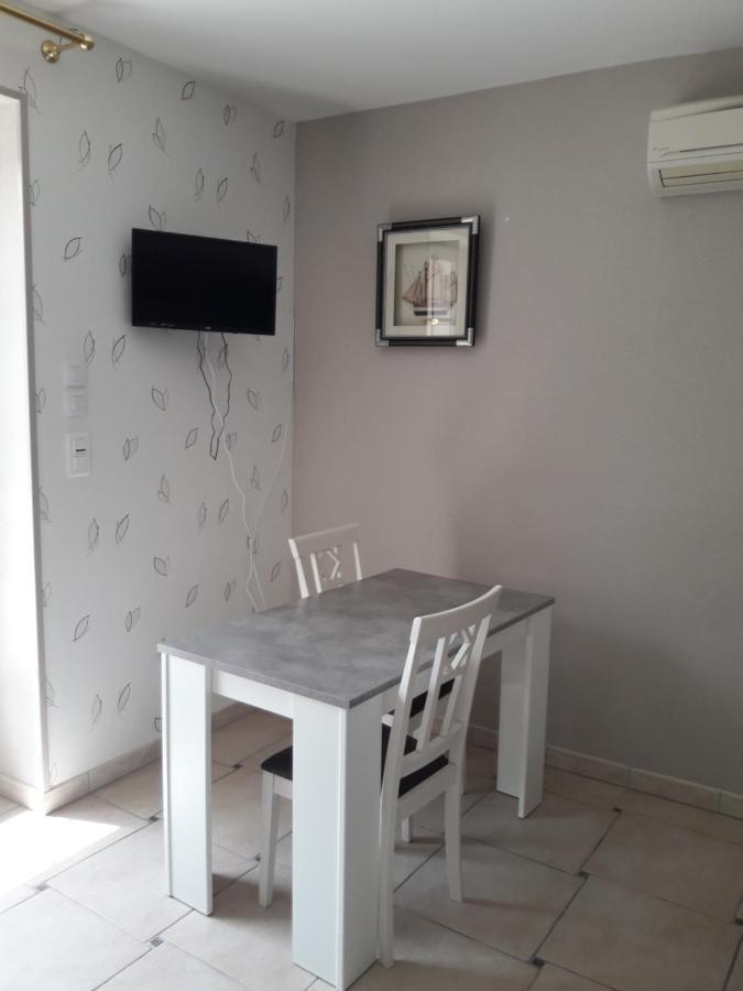 Logis De Lange Studio 2 P Saint-Hilaire-la-Palud Kültér fotó